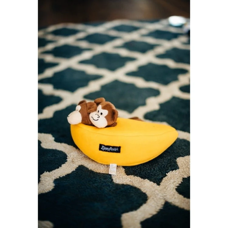 ZippyPaws pluszowa norka BANAN z MAŁPKAMI