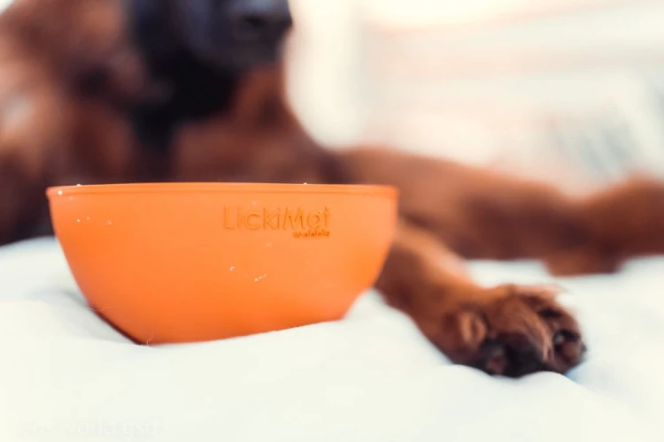 Mata LickiMat® Wobble™ pomarańczowa