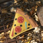 GREEN &amp; WILD'S Pepe le Pizza zabawka ekologiczna dla psa